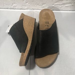 Namica Washed Metallic Antique Black 39 US L 8 (not in box )Narrow Fit